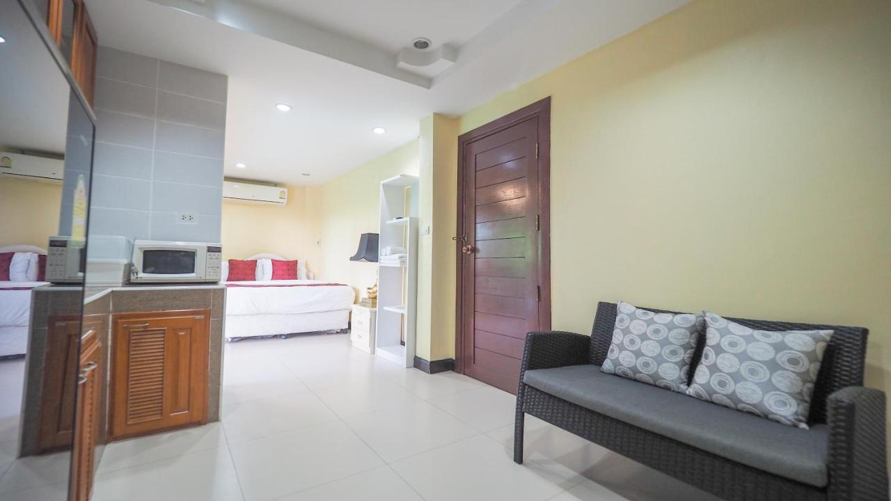 Joy House Jomtien Beach Exterior photo