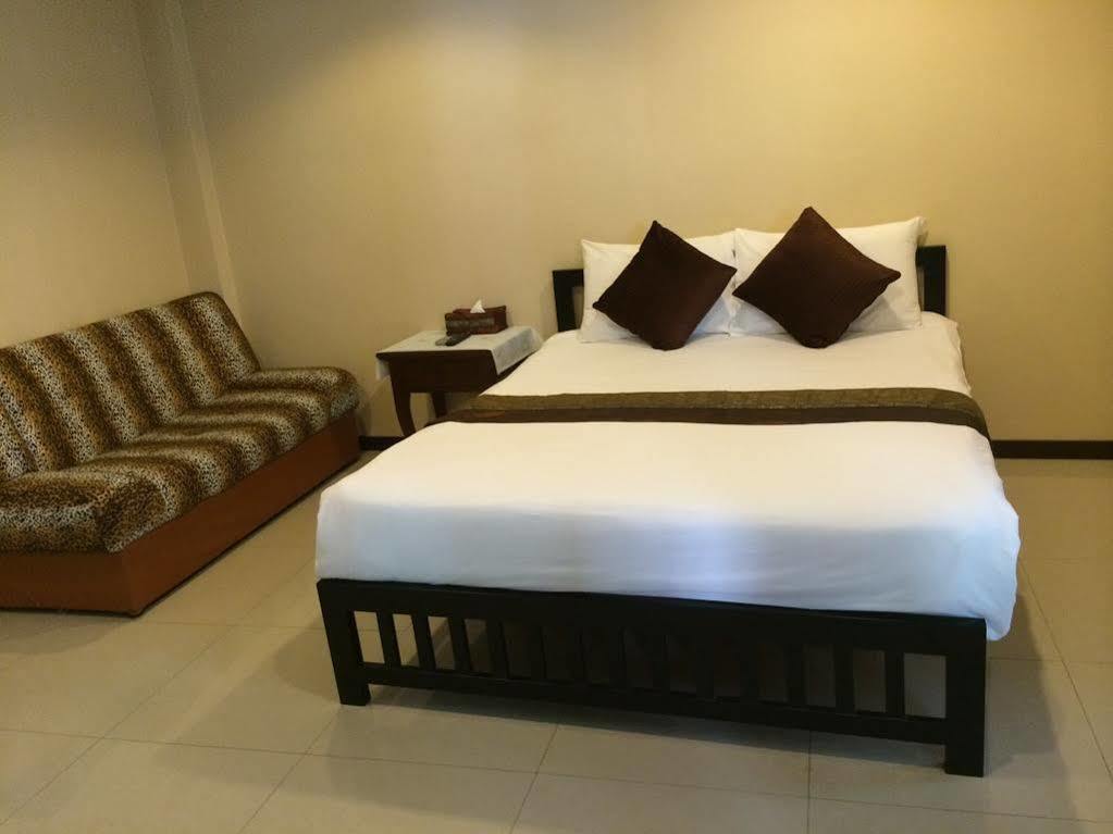 Joy House Jomtien Beach Exterior photo